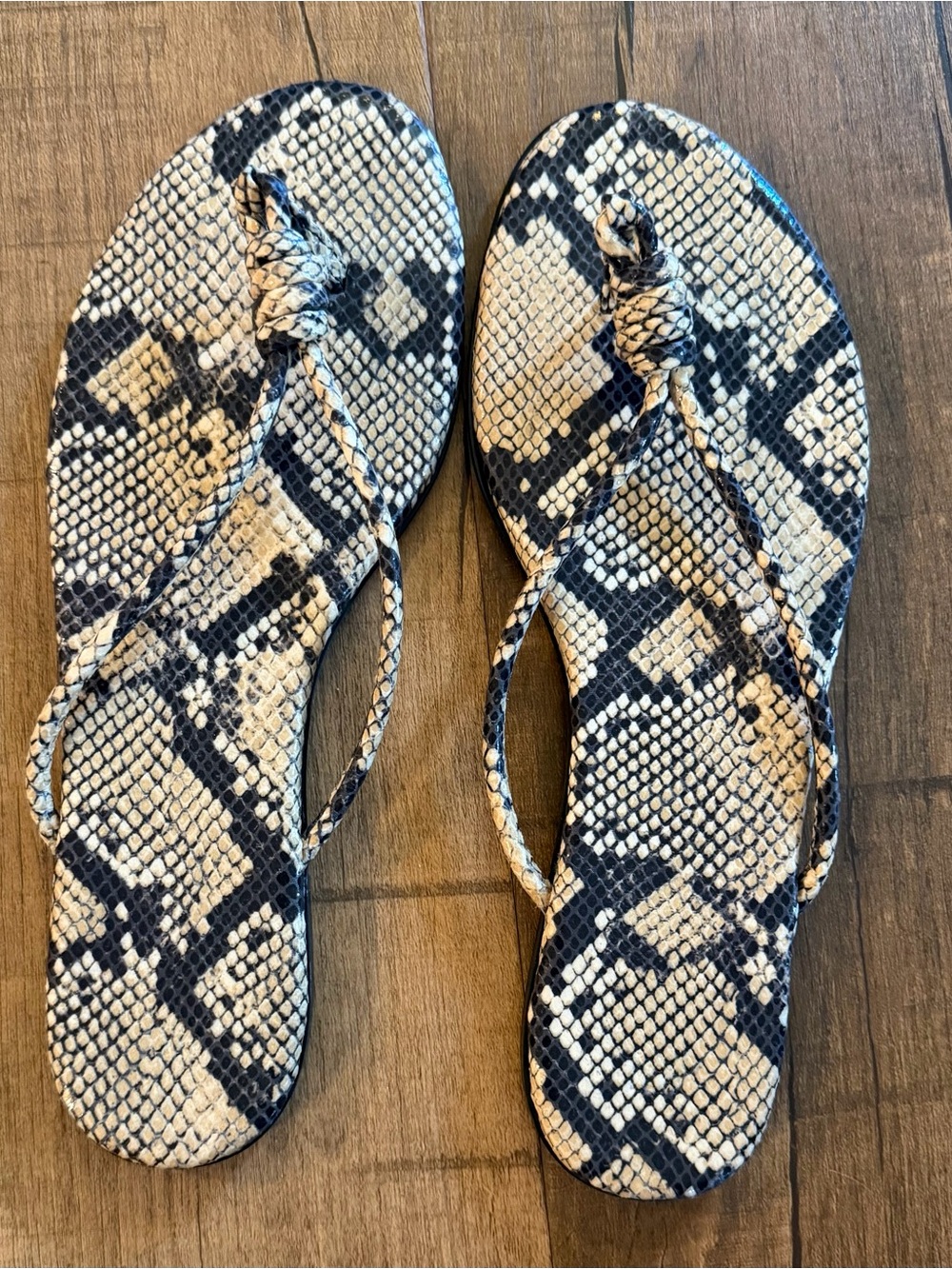 H&M KNOT-DETAIL FLIP-FLOPS - Picture 4 of 5